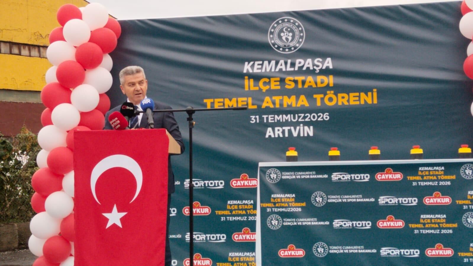 Kemalpaşa İlçe Stadı için İlk Kazma Vuruldu-3