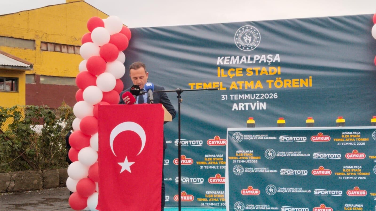 Kemalpaşa İlçe Stadı için İlk Kazma Vuruldu-5