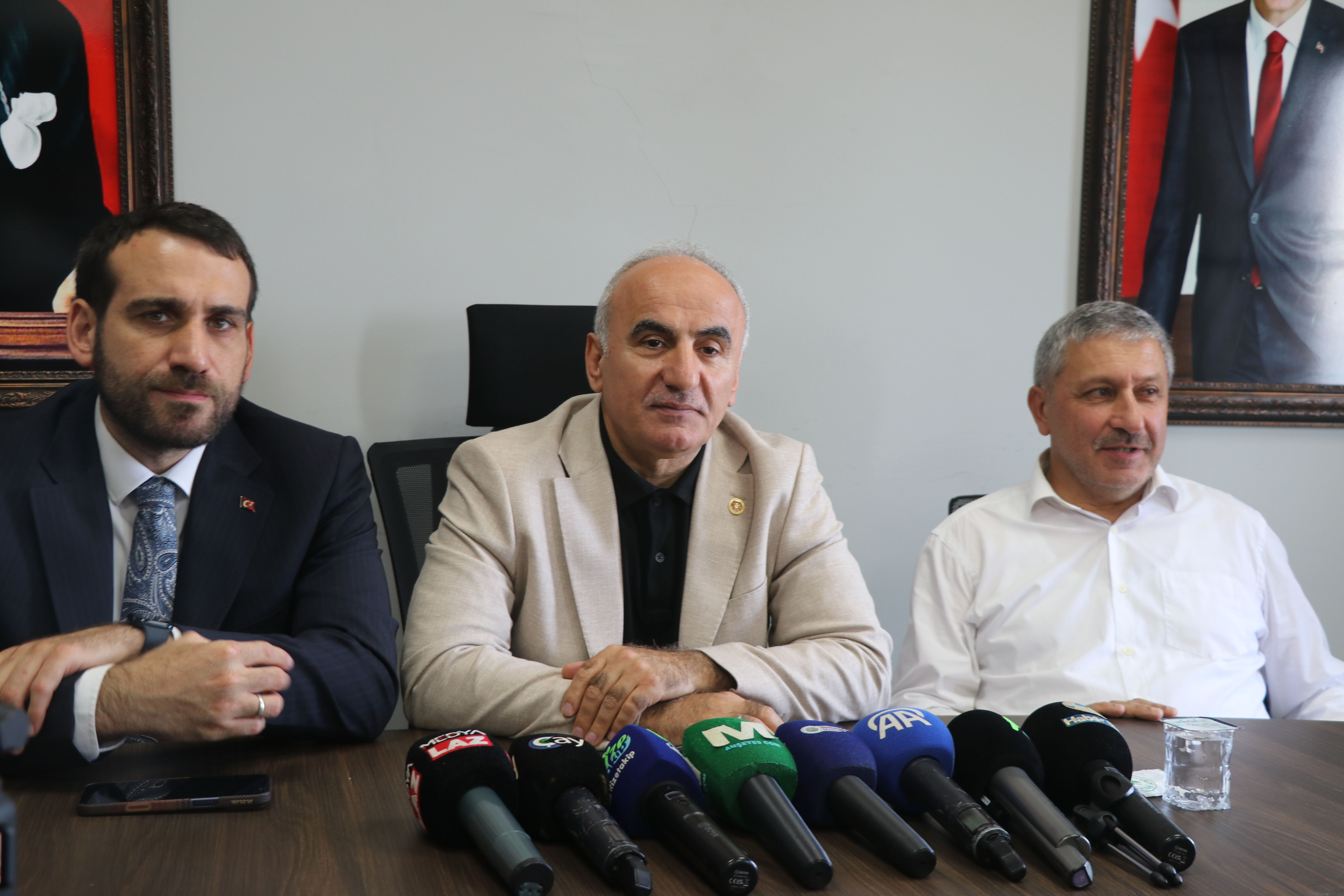 AK Parti Rize Milletvekili Mertoğlu, gazetecilerle bir araya geldi