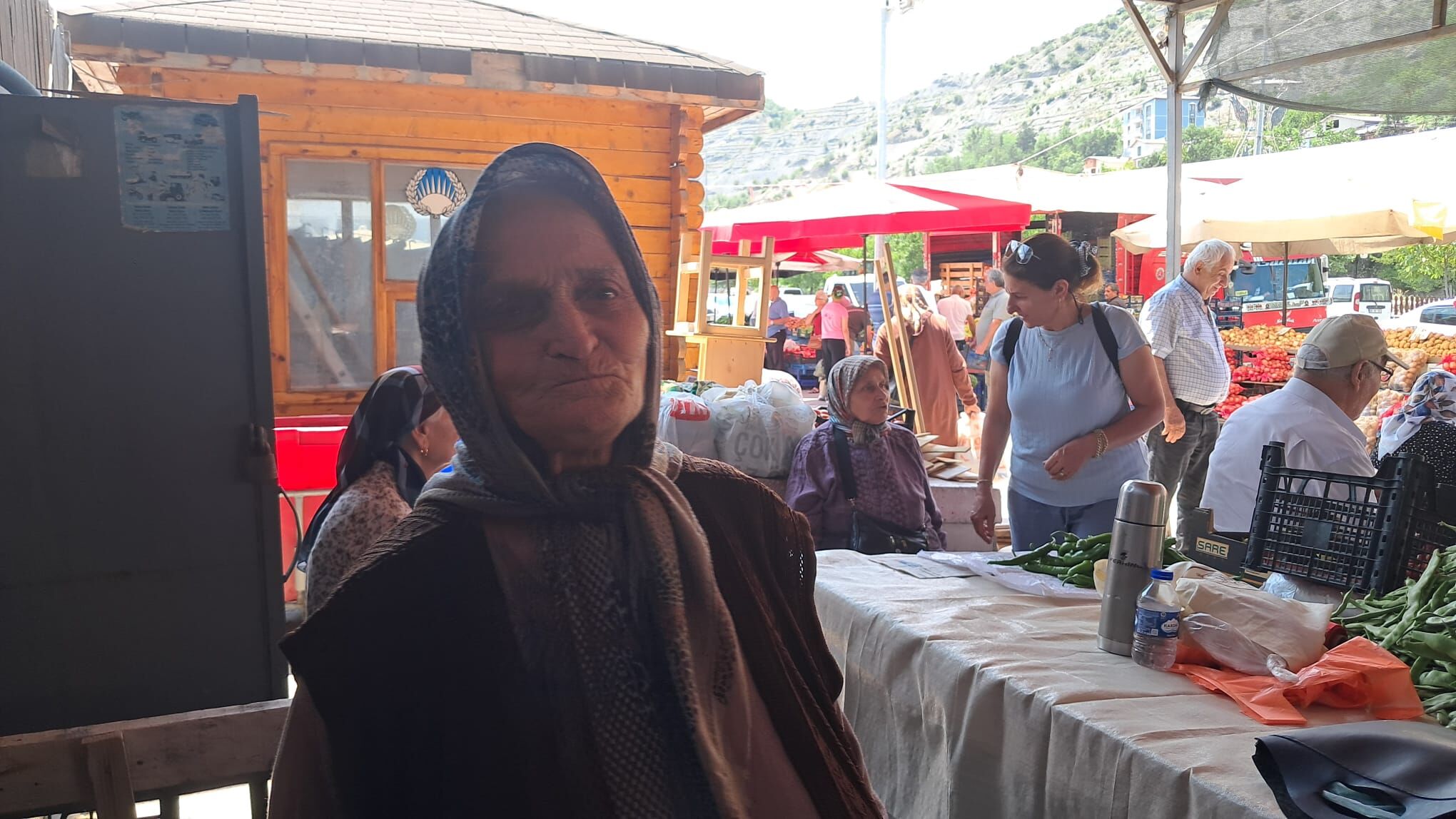 Ardanuç Pazarı’nda Geçim İsyanı: “Bir Döner Parası Kazanamıyoruz”-3