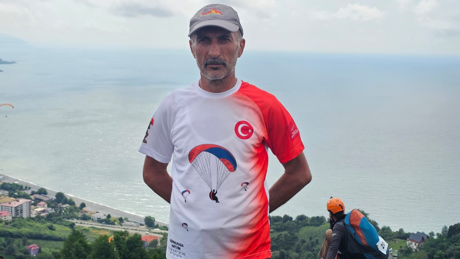 Kanser Tedavisi Görürken 50. Uçuşunu Gerçekleştirdi