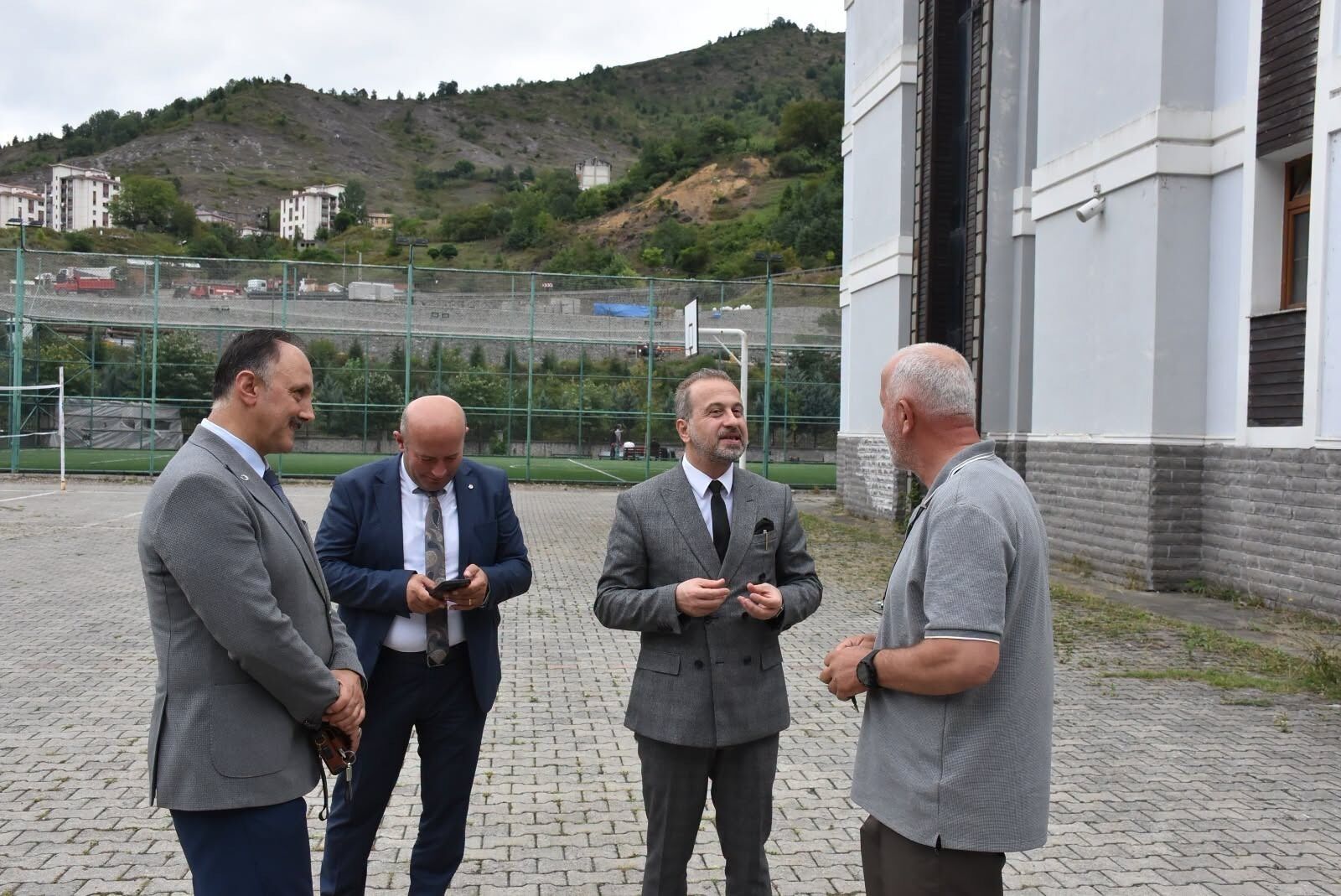 1-Murgul Şöhret Cengiz Anadolu İmam Hatip Lisesinde İncelemeler