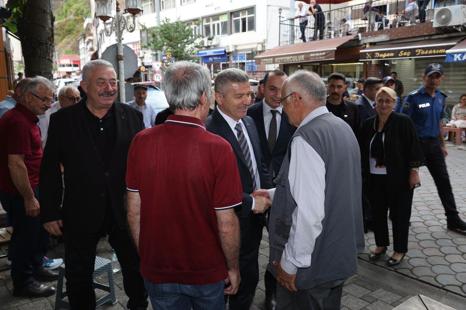 Vali Ergün Murgul’da Sahada