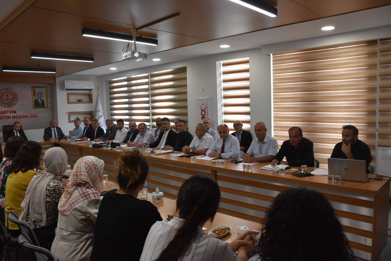 1-Merkez İlçe Okul Müdürleriyle Değerlendirme Toplantısı