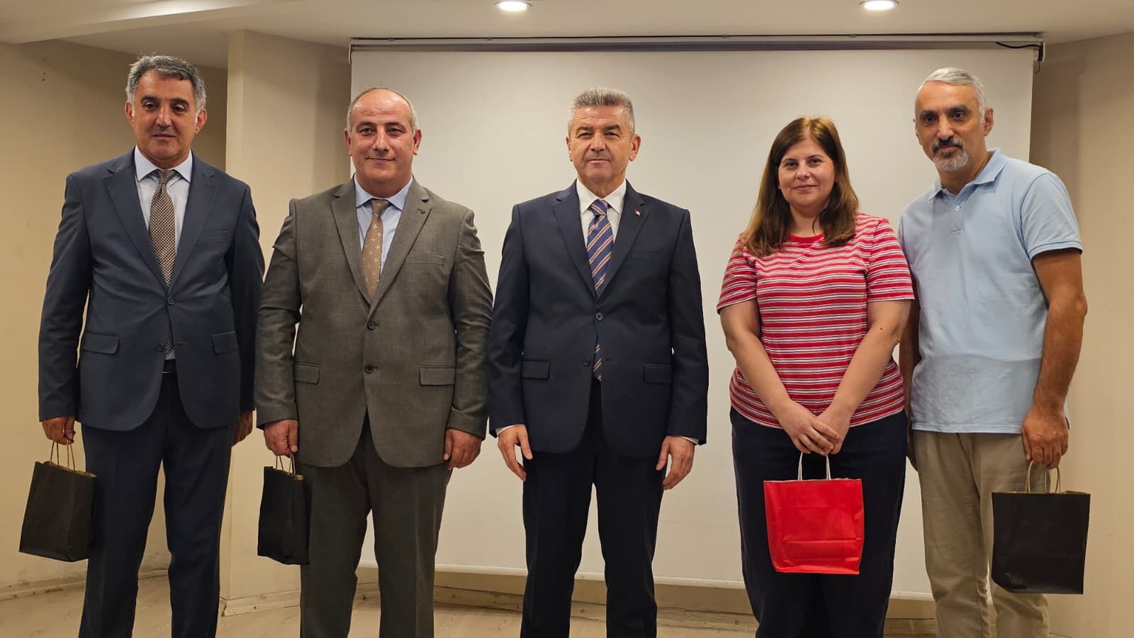 7-Artvin’de Eğitim Başarısına Ödül: 18 Öğrenciye 450 Bin TL