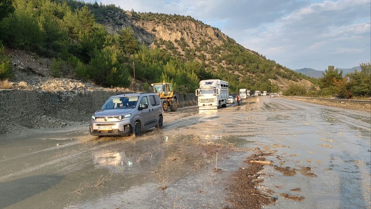 Kastamonu'da şiddetli yağışlar hayatı olumsuz etkiledi