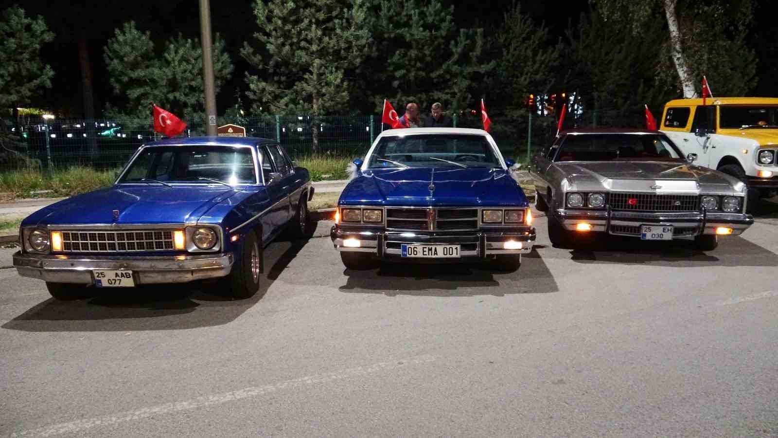 Klasik araçları Erzurum sokaklarında nostalji rüzgarı estirdi