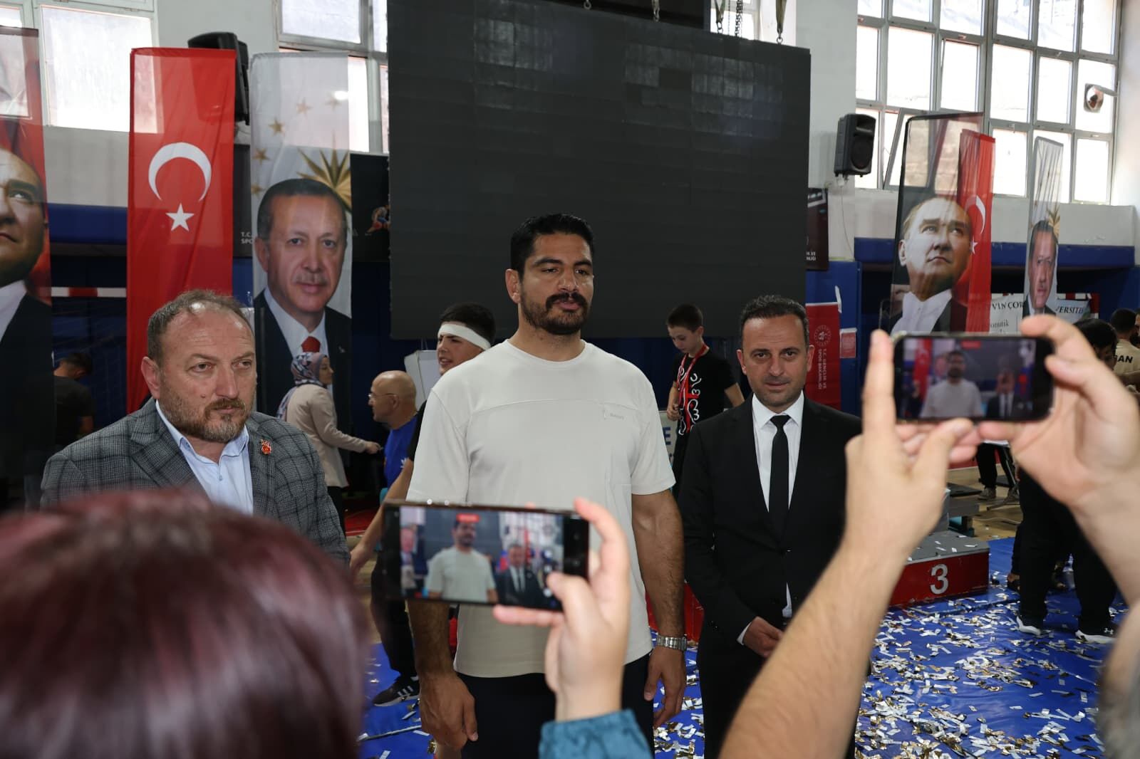 Taha Akgül Artvin’den Müjdeyi Verdi