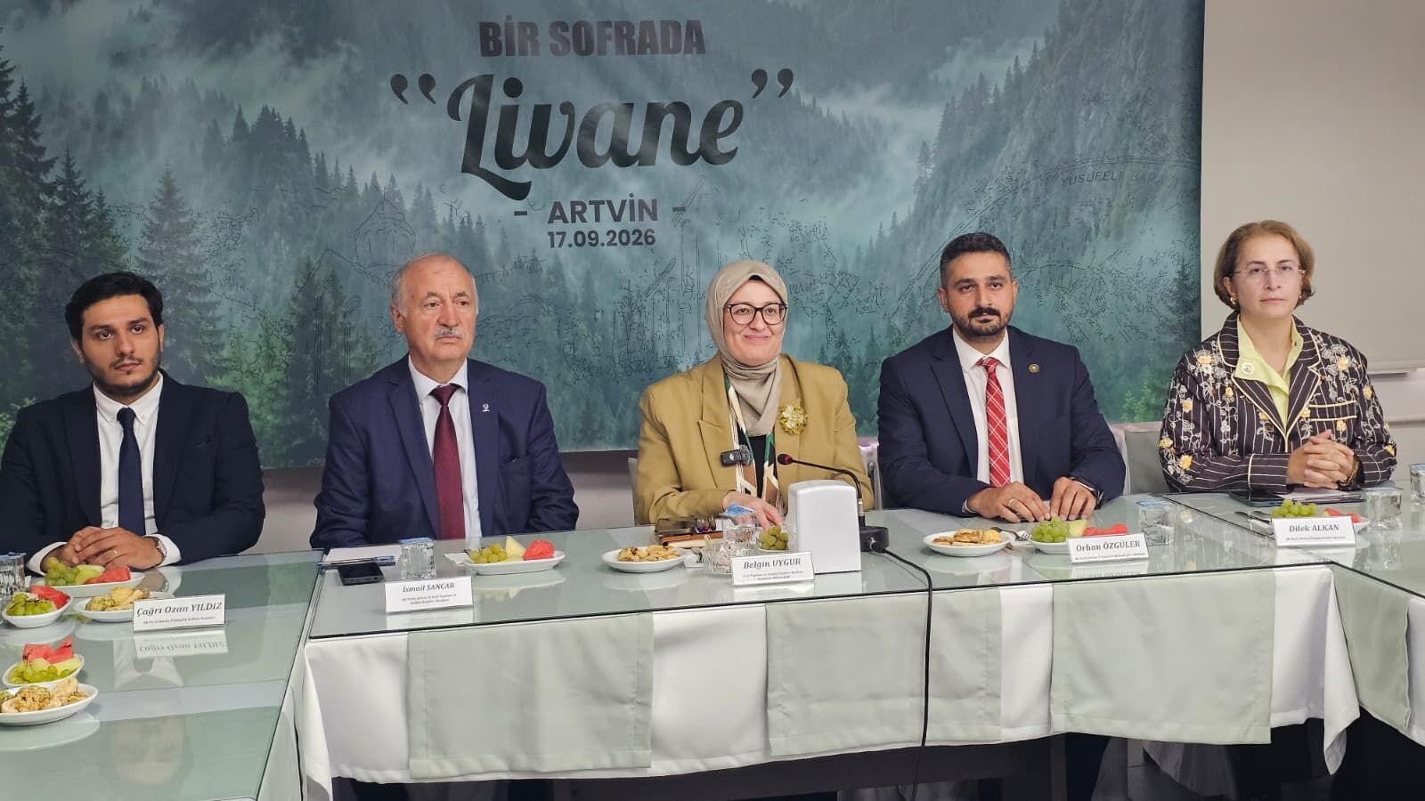 AK Parti Genel Başkan Yardımcısı Uygur Artvin’de STK Temsilcileriyle Buluştu