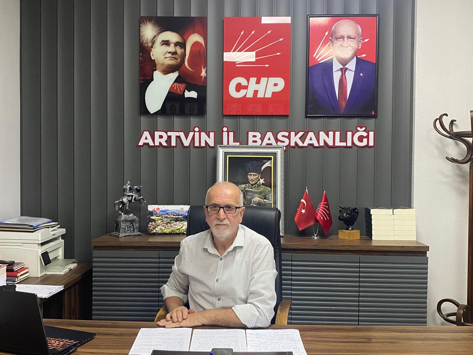 Sessizliğini Bozdu