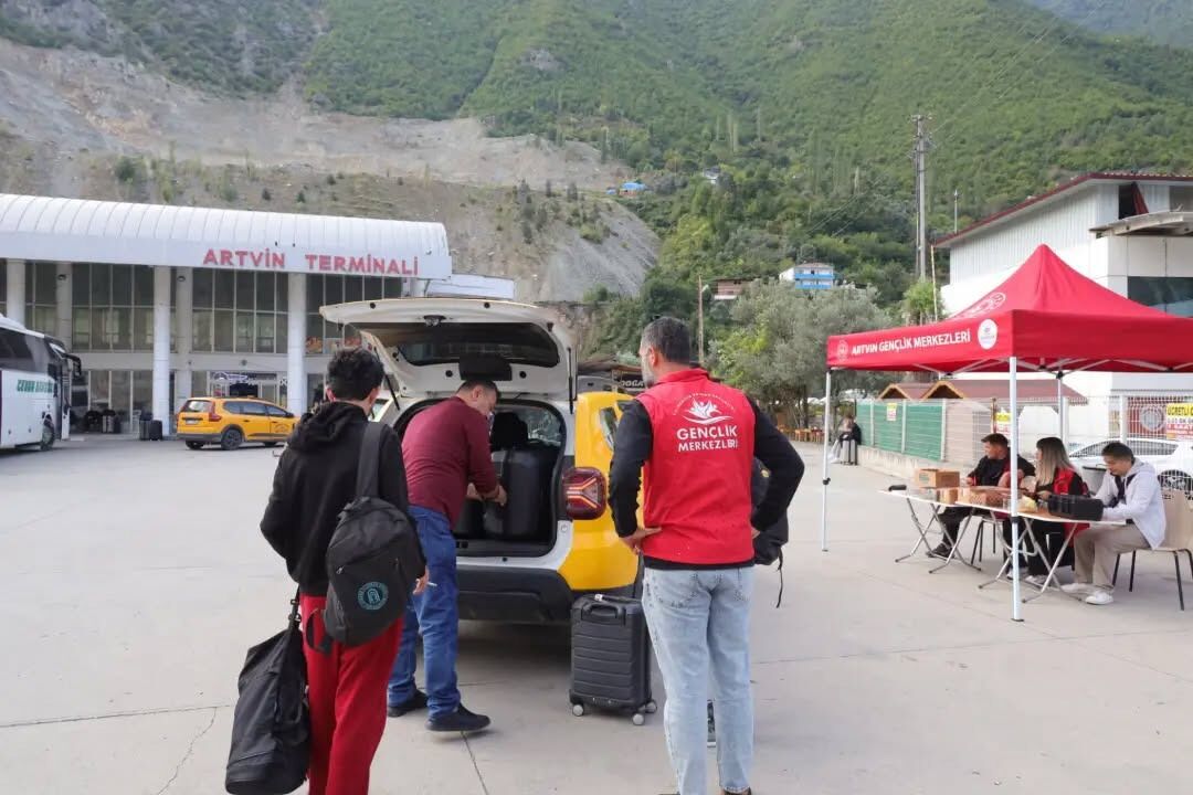 Artvin’de Üniversite Öğrencilerine Sıcak Karşılama