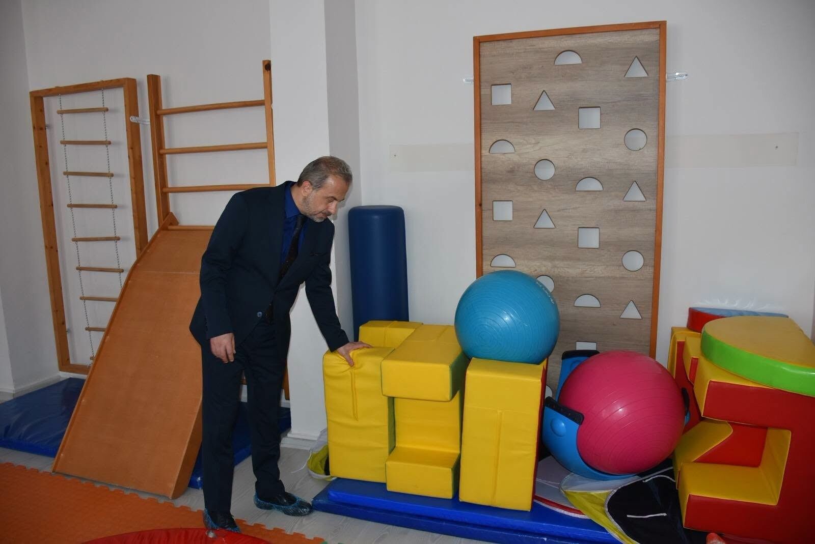 ŞAHİN, Artvin Özel Eğitim Anaokulunu Ziyaret Etti