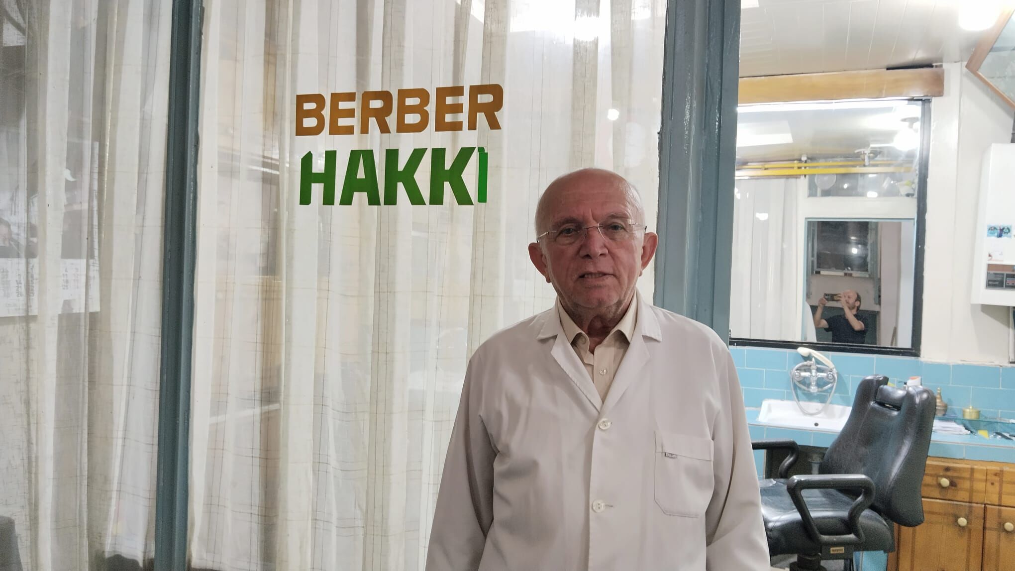 İlkokuldan Berber Koltuğuna Uzanan 65 Yıllık Hikâye