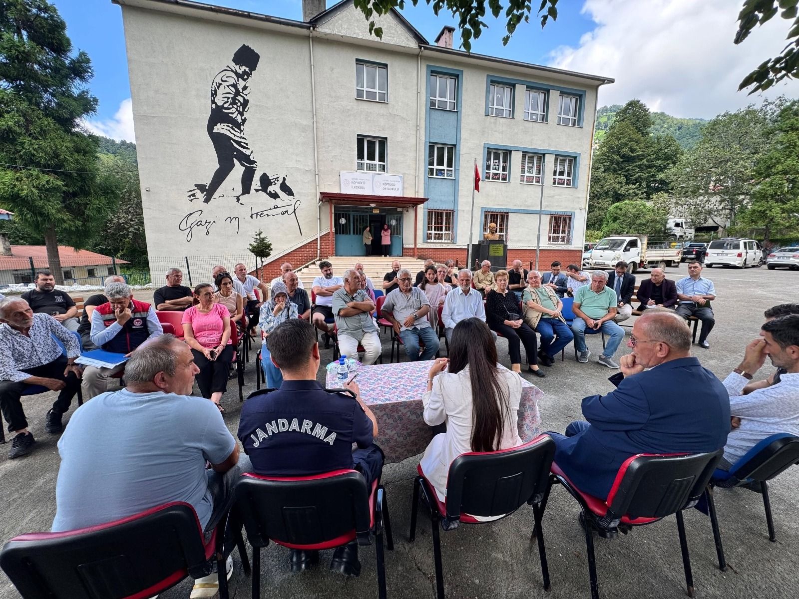 Kaymakam, Köprücü Köyü’nde Vatandaşlarla Buluştu