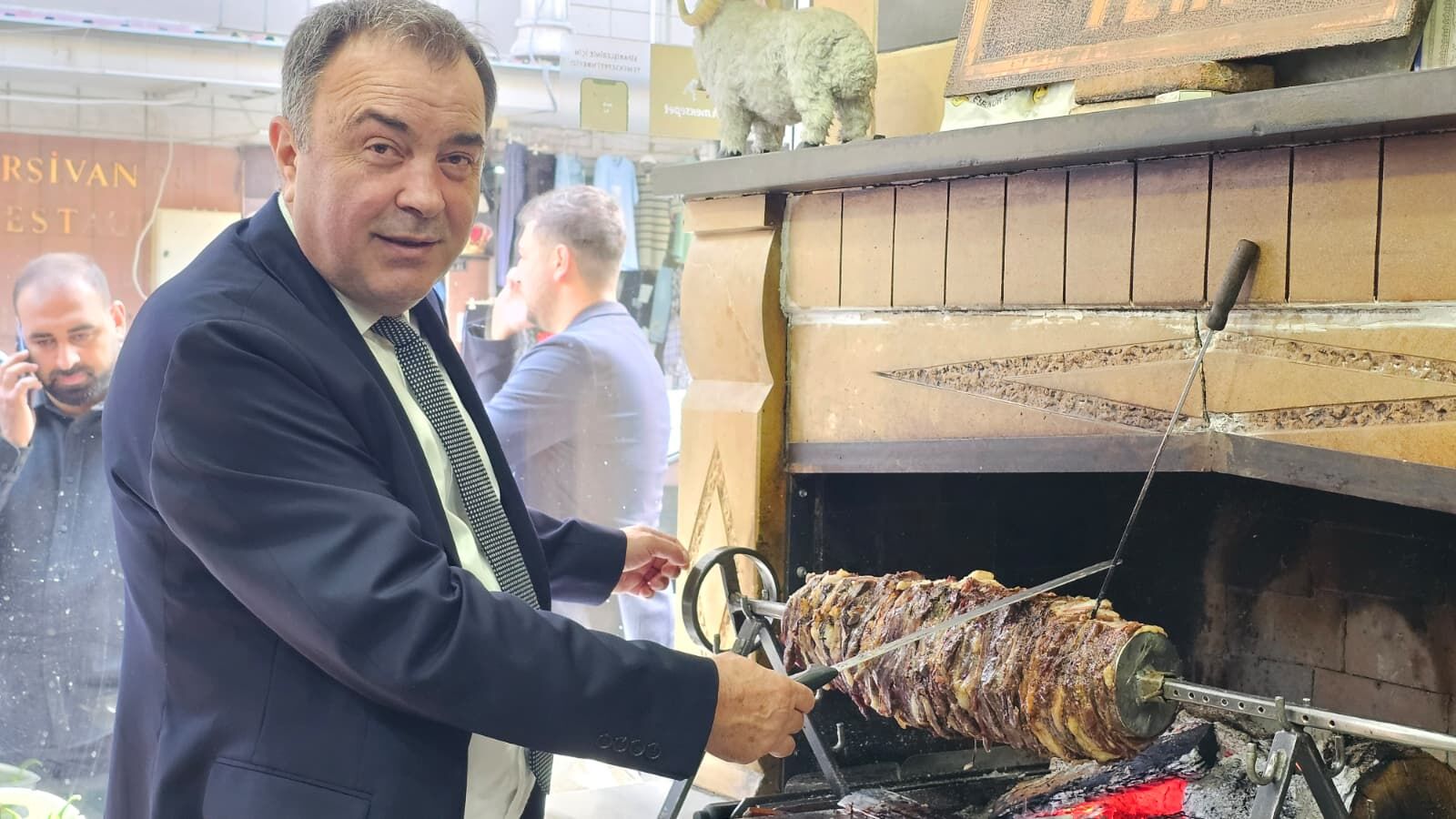 Seçkin Kurt ve Ekibinden Artvin Esnafına Ziyaret