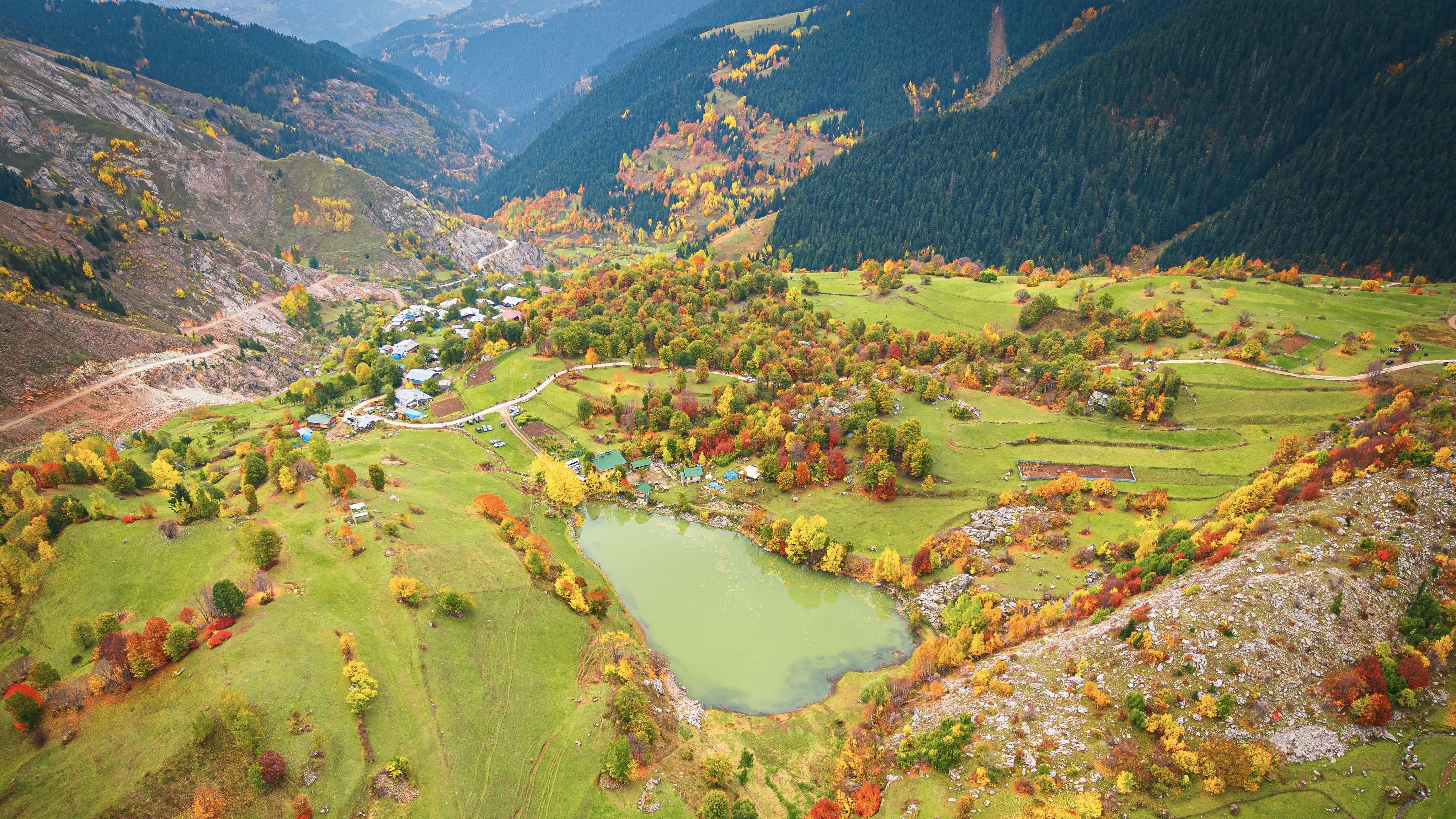 Artvin'de sonbahar renkleri hayran bırakıyor 1
