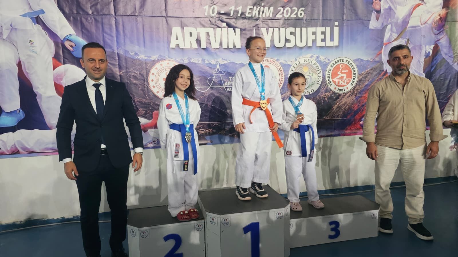 375 Sporcu Tatamiye Çıktı