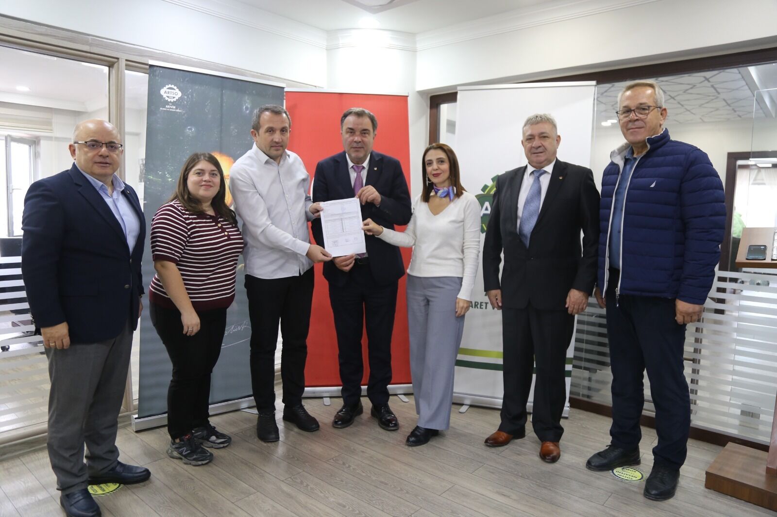 Meclisin Tamamının Oyunu Aldı
