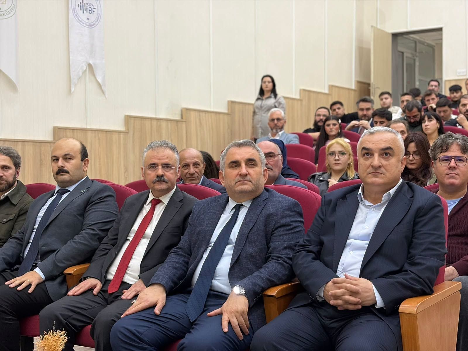 AÇÜ’de “Türkiye’nin Ortadoğu’daki Rolü” Konferansı-3