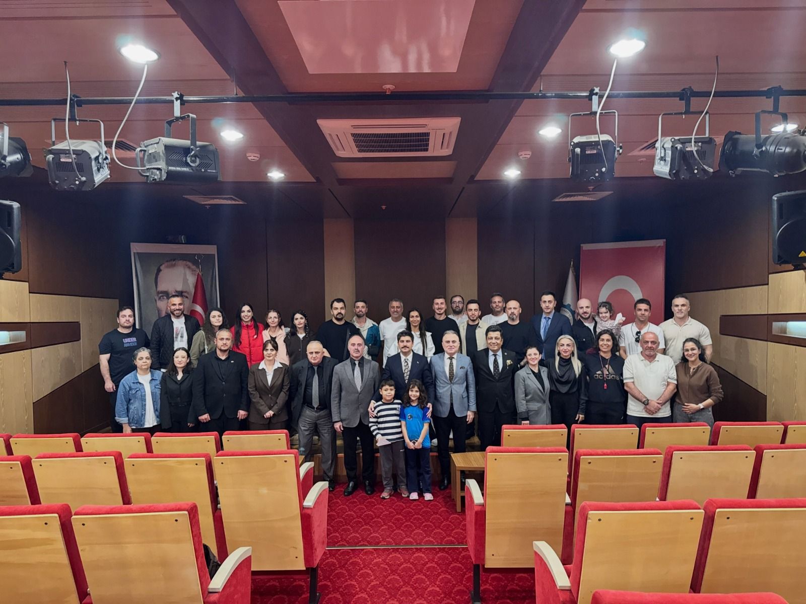 Hopa’da Okul Sporları Toplantısı Yapıldı
