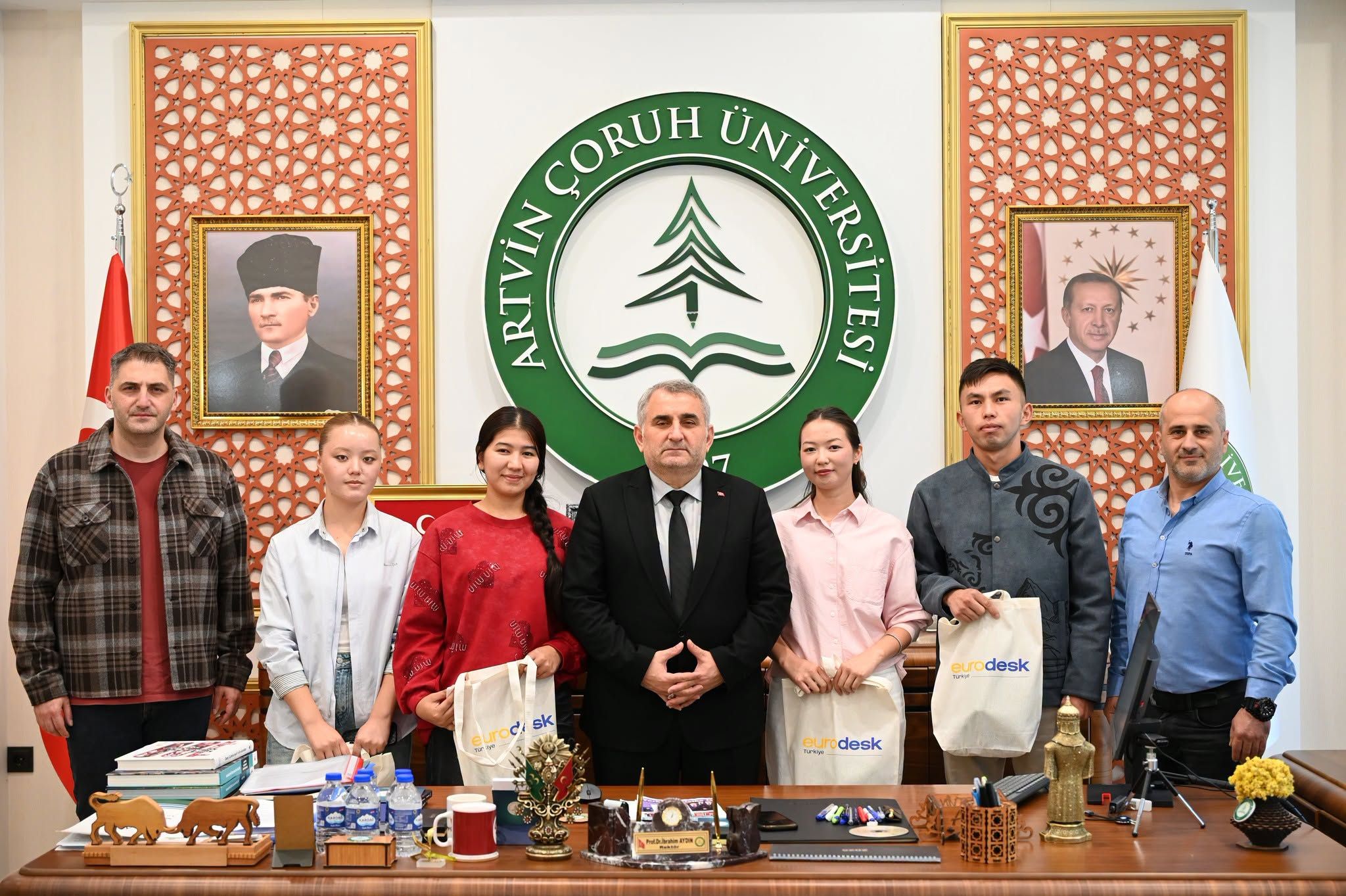AÇÜ’de Türk Dünyasından Öğrenci Buluşması