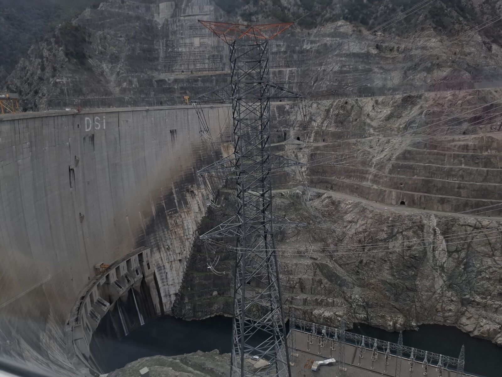 Dere Mahallesi Sakinleri Deriner Barajı’nı Gezdi-2